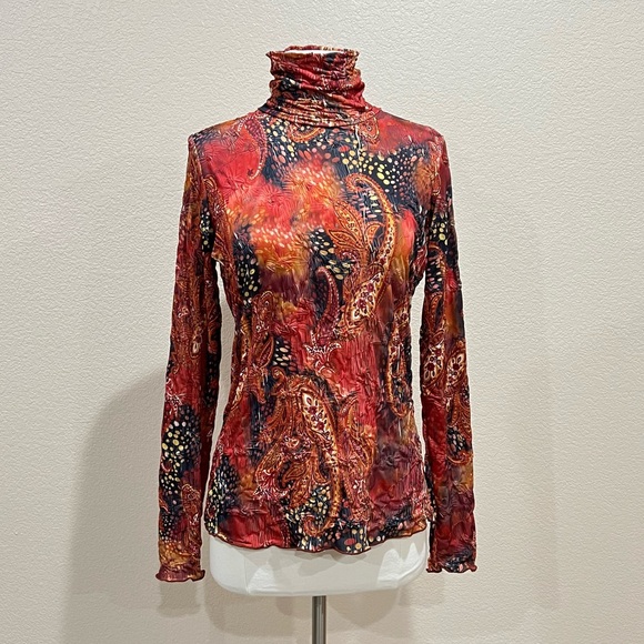 Sno Skins Red Paisley Crinkled Gathered Turtleneck Size Large - Picture 3 of 15